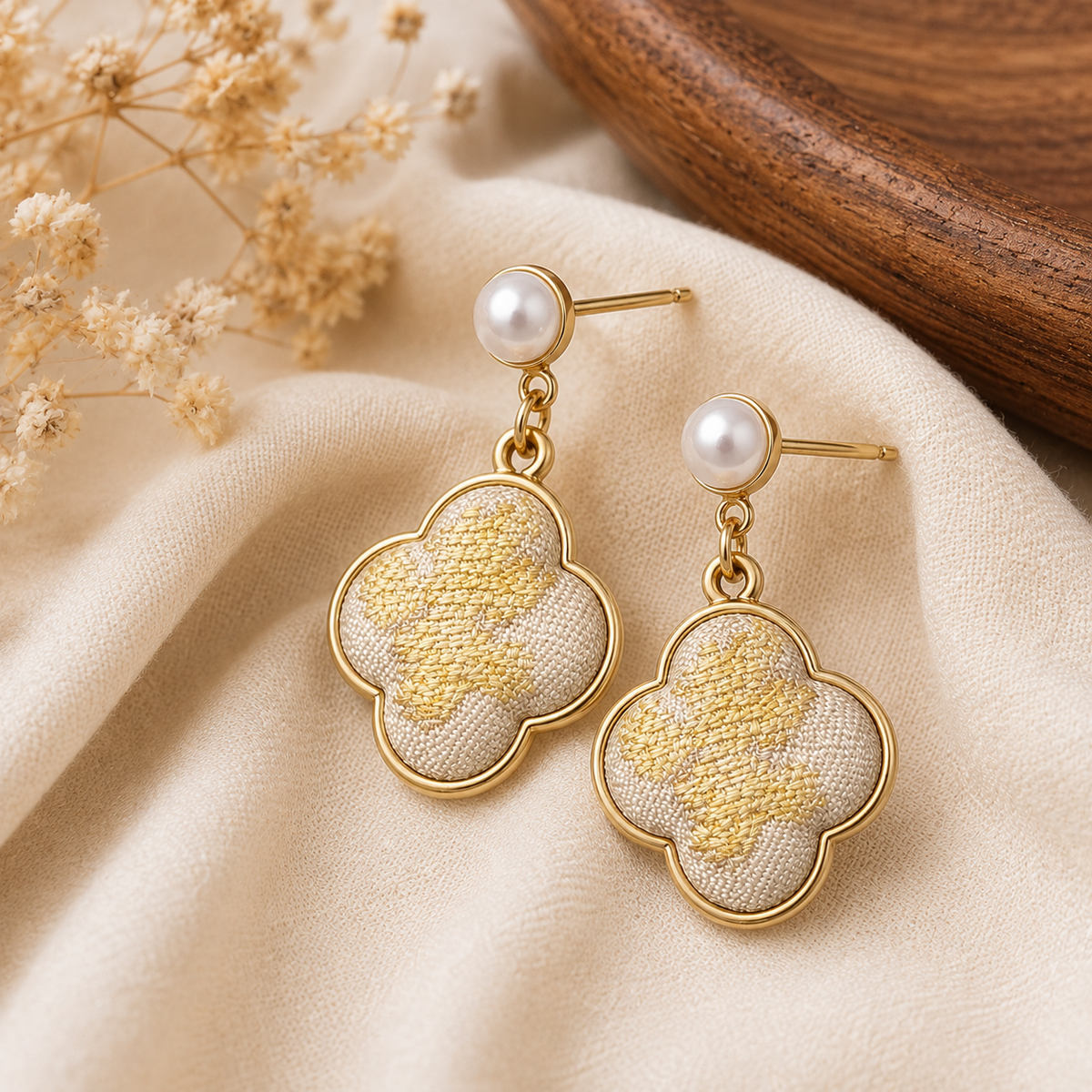 Brocade Clover Pearl Earrings