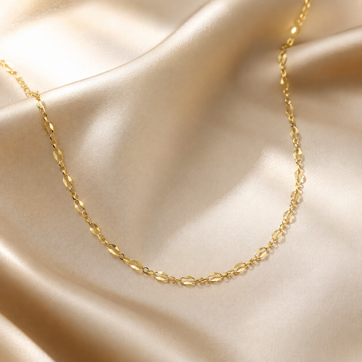 Dainty Lips Chain Necklace