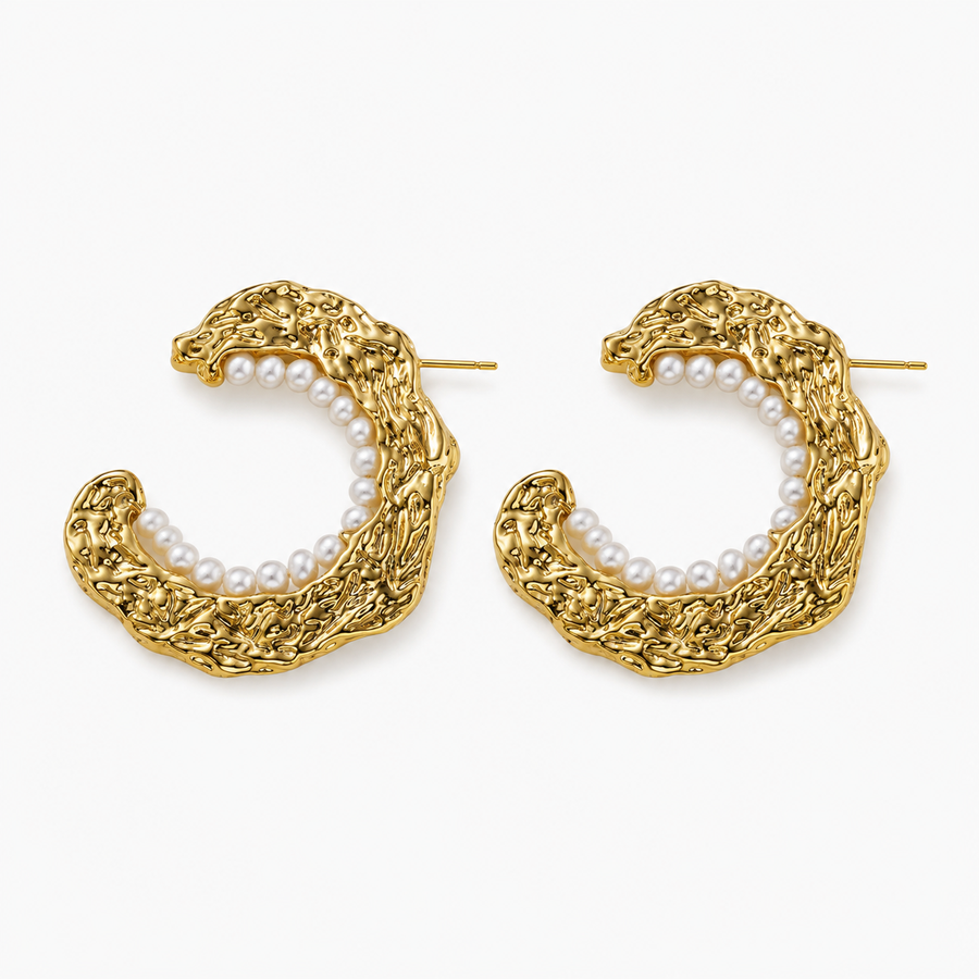 Minimal Pearl Dangle Earrings