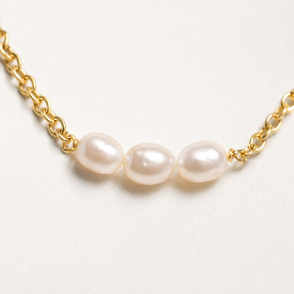 Classic Pearl Choker Necklace