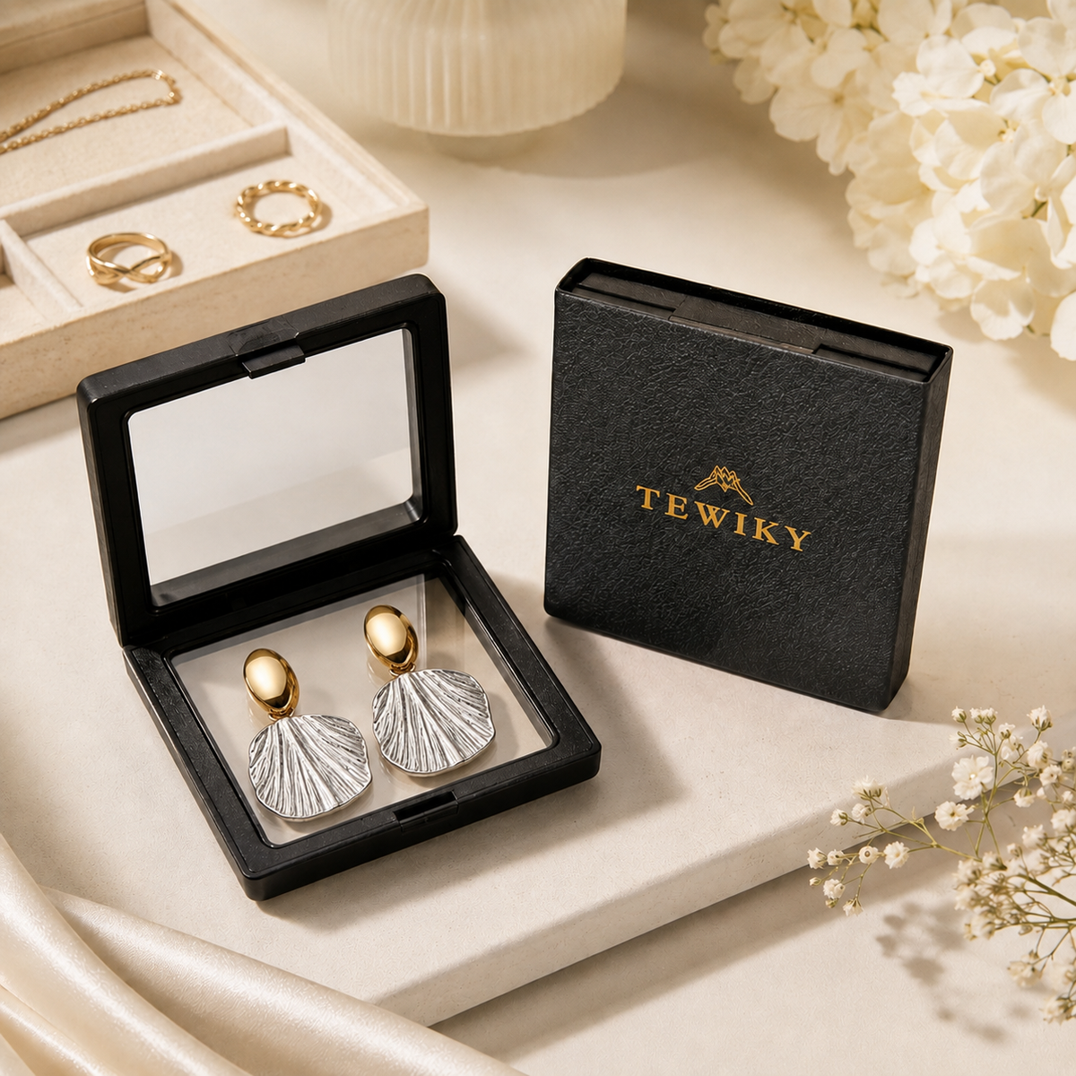 Flower Shell Stud Earrings