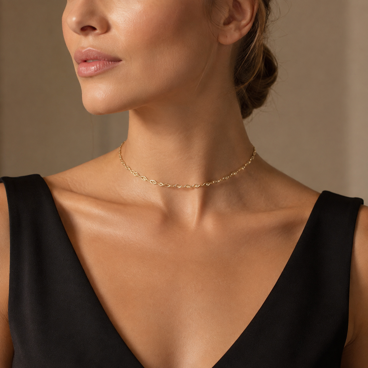 Minimalist Wave Chain Necklace