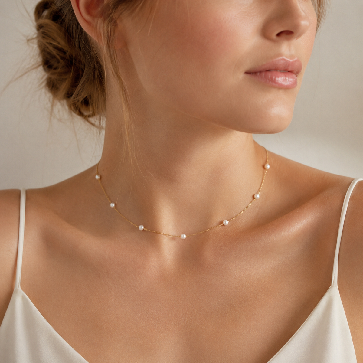 Simple Pearl Choker Necklace