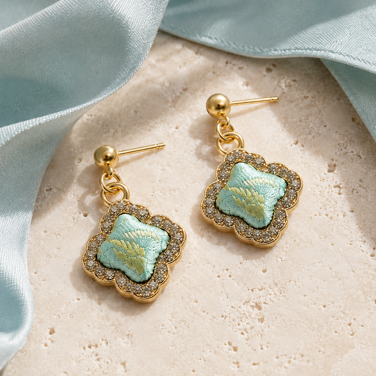 Cyan Clover Rhombus Earrings