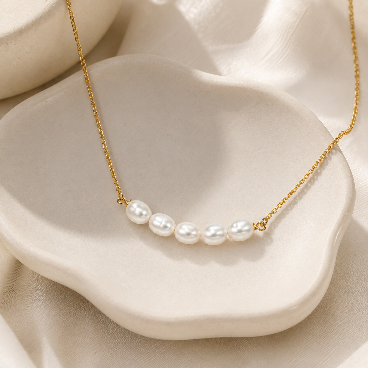 Five Pearl Choker Necklace