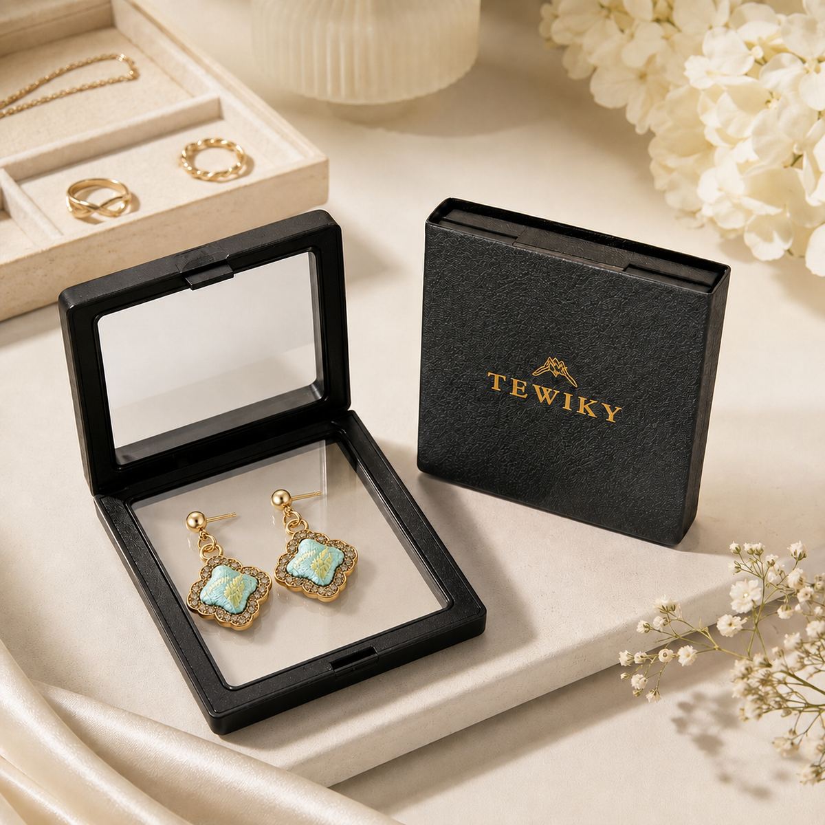 Cyan Clover Rhombus Earrings
