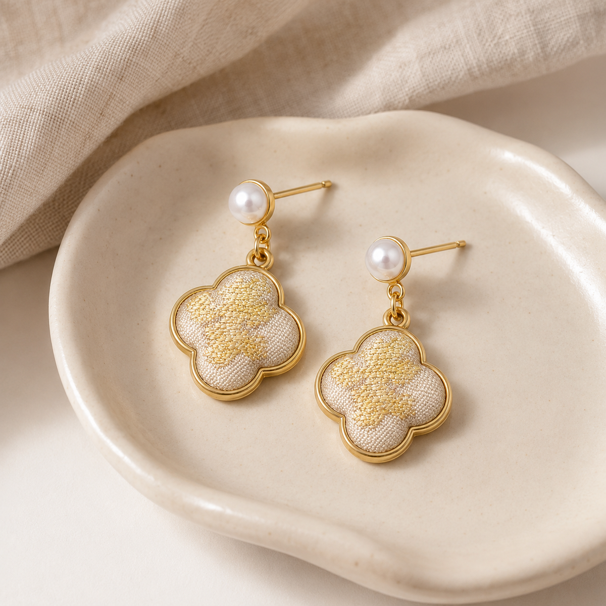 Brocade Clover Pearl Earrings