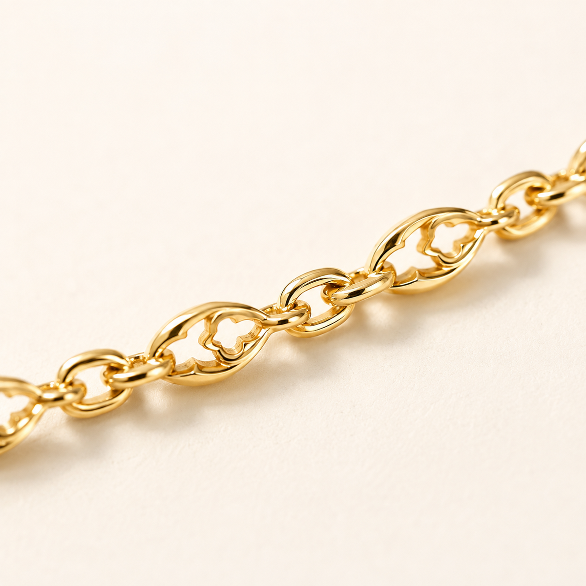 Minimalist Wave Chain Necklace