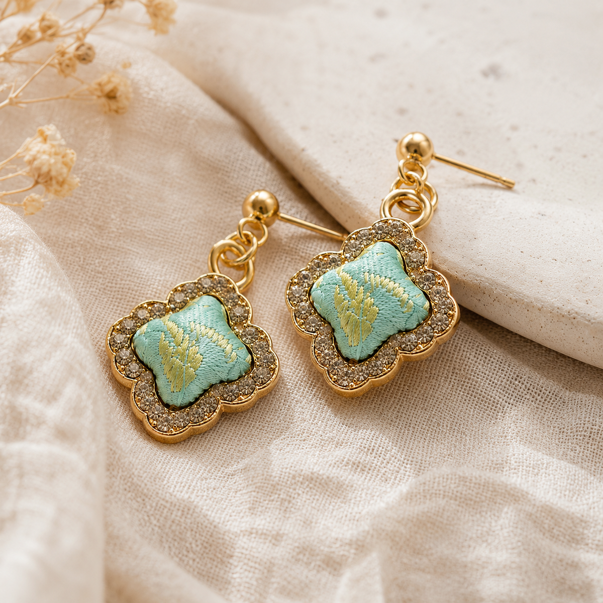 Cyan Clover Rhombus Earrings