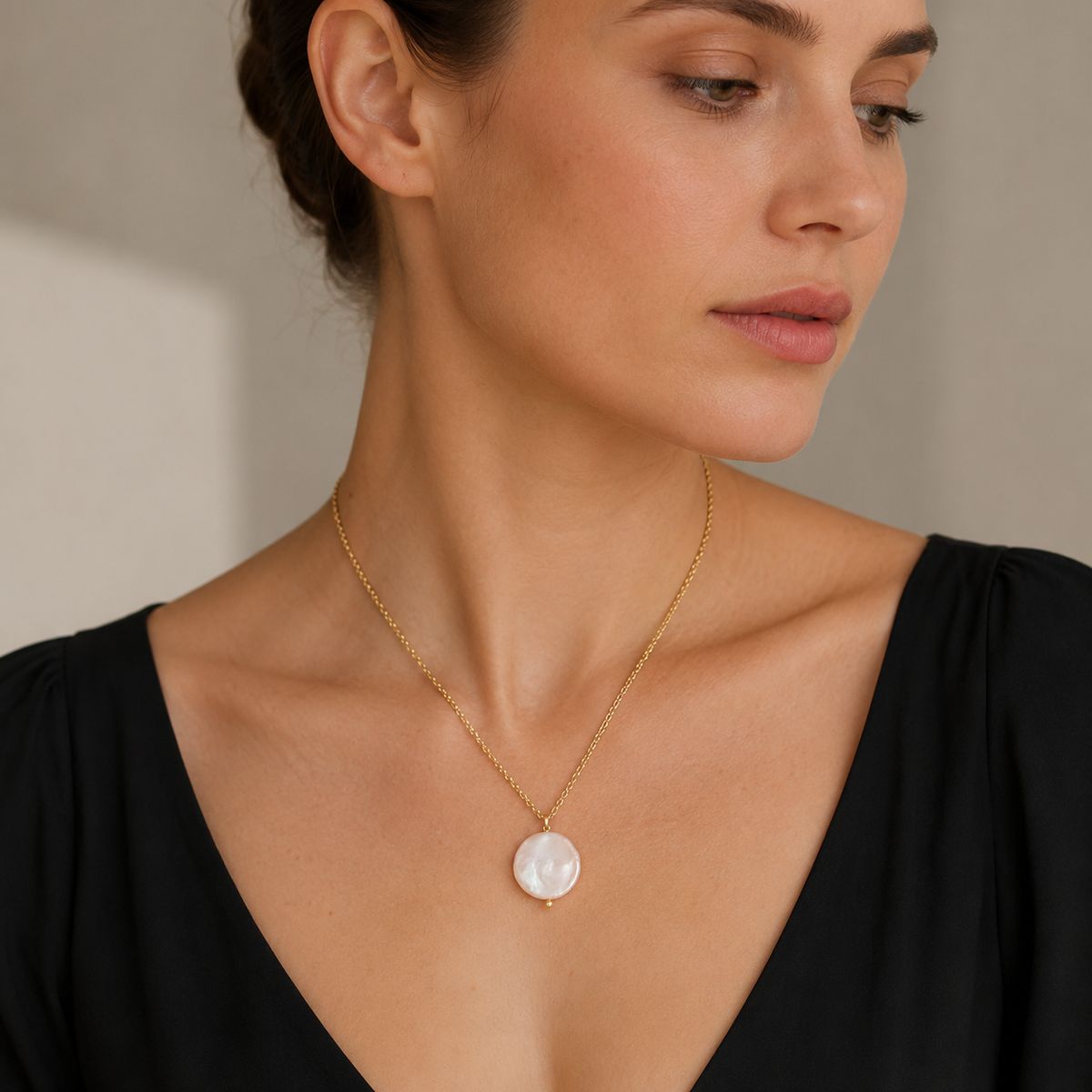 Circle Pearl Necklace