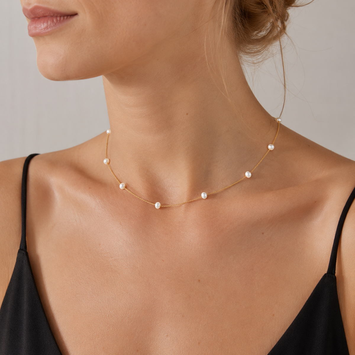 Simple Pearl Choker Necklace