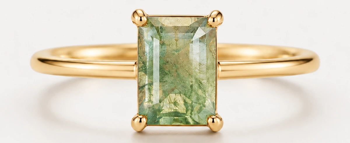 Green gemstone gold ring